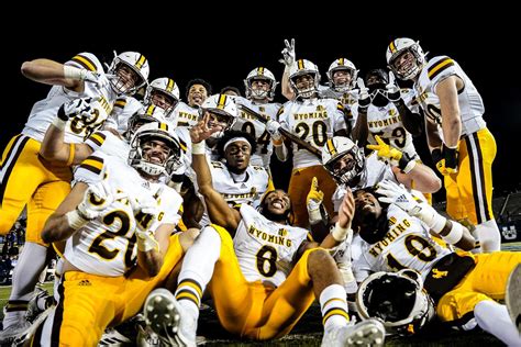 Wyoming cowboy football - Laramie-- The Wyoming Cowboys will kick off their 2022 schedule in “Zero” Week on Saturday, Aug. 27 when they will travel to Champaign, Ill., to play the University of Illinois Fighting Illini.Wyoming will have four of its first six games at home in 2022. The Cowboys’ 2022 schedule will feature six home games and six road games.